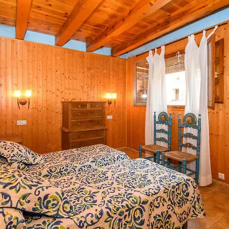 Masia Cantrobella Country house *