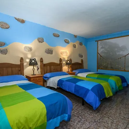 Masia Cantrobella Country house *